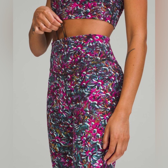 Lululemon Base Pace High-Rise Running Tight 25" in Floral Electric Multi Size 14 - Picture 4 of 4